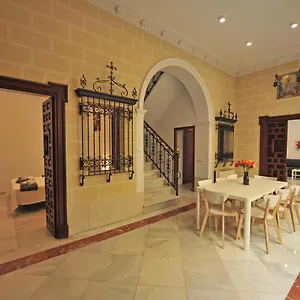 https://palacio-centro-terraza-ascensor-8-dormitorios.hotelsincadiz.net
