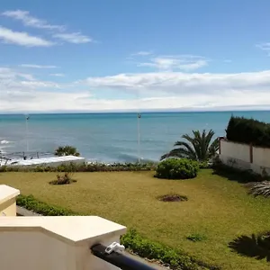 https://apartamento-a-pie-de-playa-nerja.1costadelsol.com